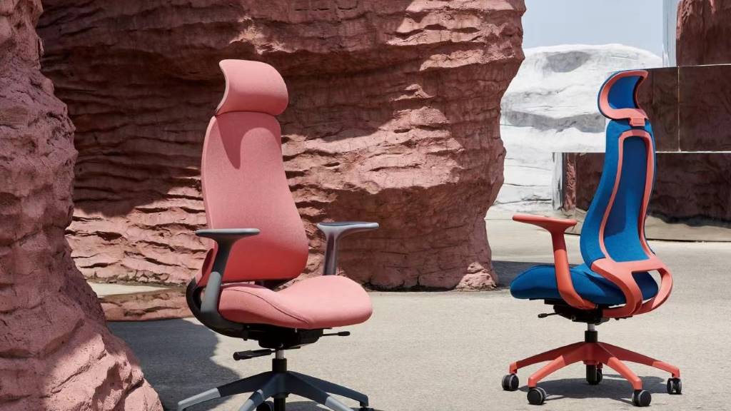 Ergonomic office chair with lumbar support for back pain relief