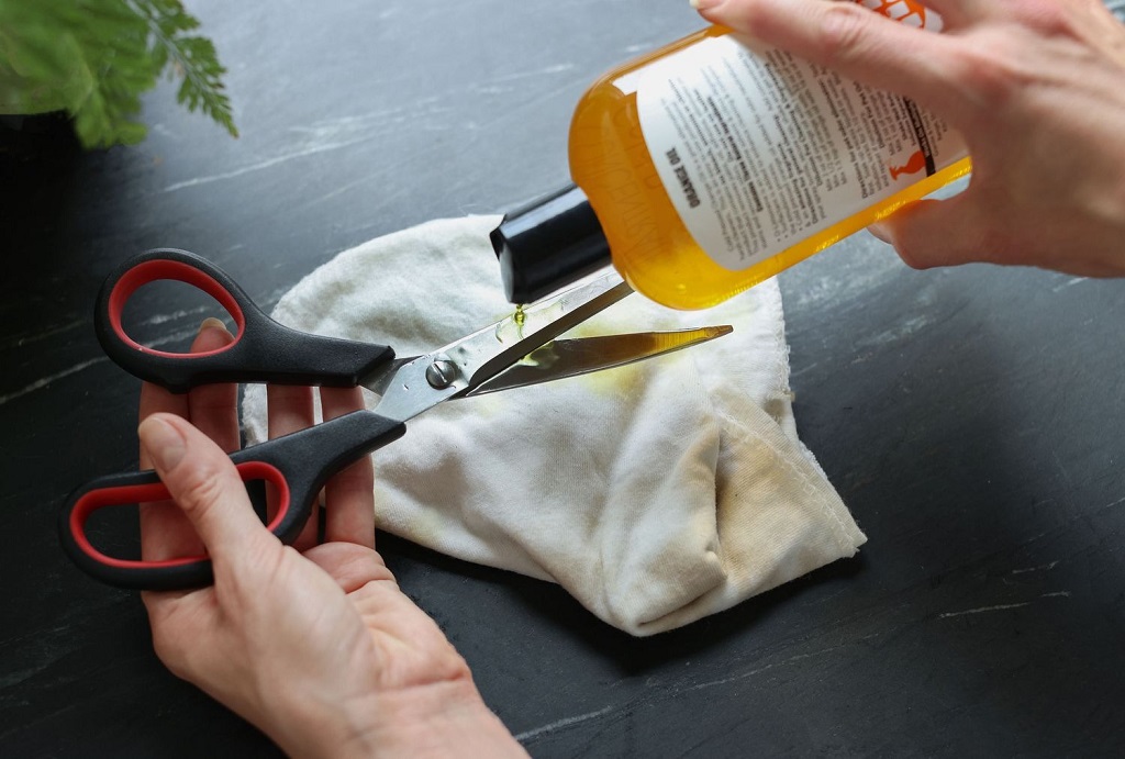 What's the best way to remove super glue from scissors