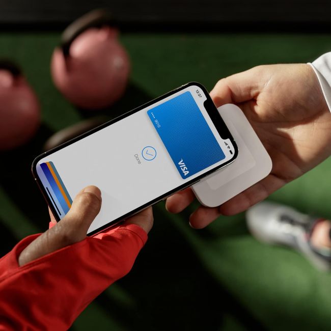 Square Contactless Reader paired with a smartphone or tablet for mobile checkout